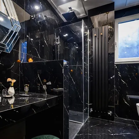 The Rent - Refined One-bedroom In The Historic Center Milan