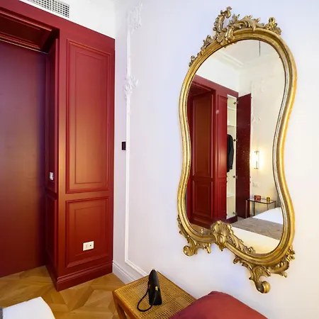 The Rent - Refined One-bedroom In The Historic Center *